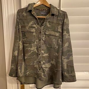 Anthropologie Button-down Camo Long Sleeve Shirt Size 10